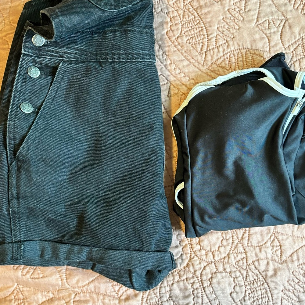 Old Navy black overalls shorts - Picture 6 of 7